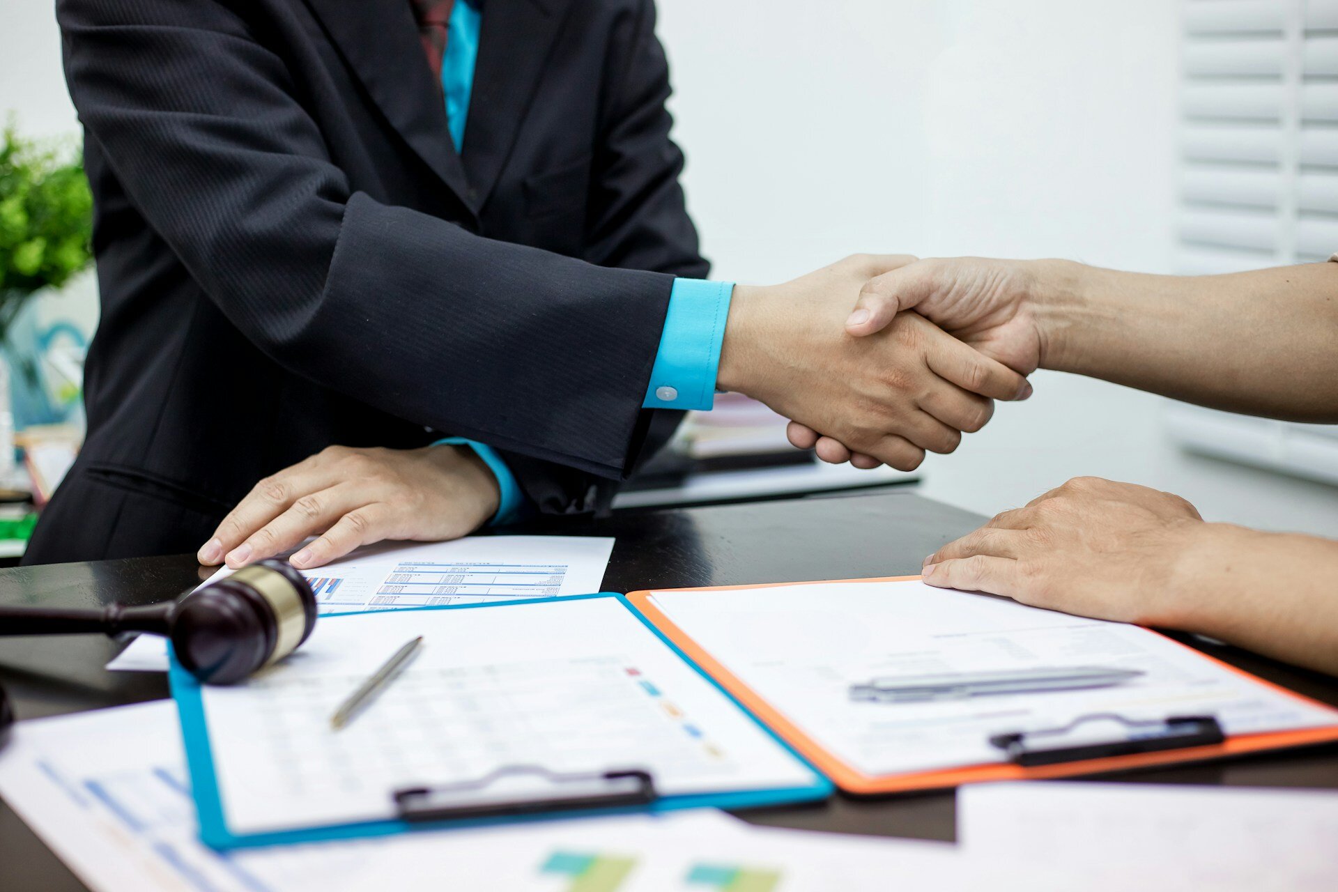 LLC Essentials: Creating a Customized Operating Agreement for Your Business